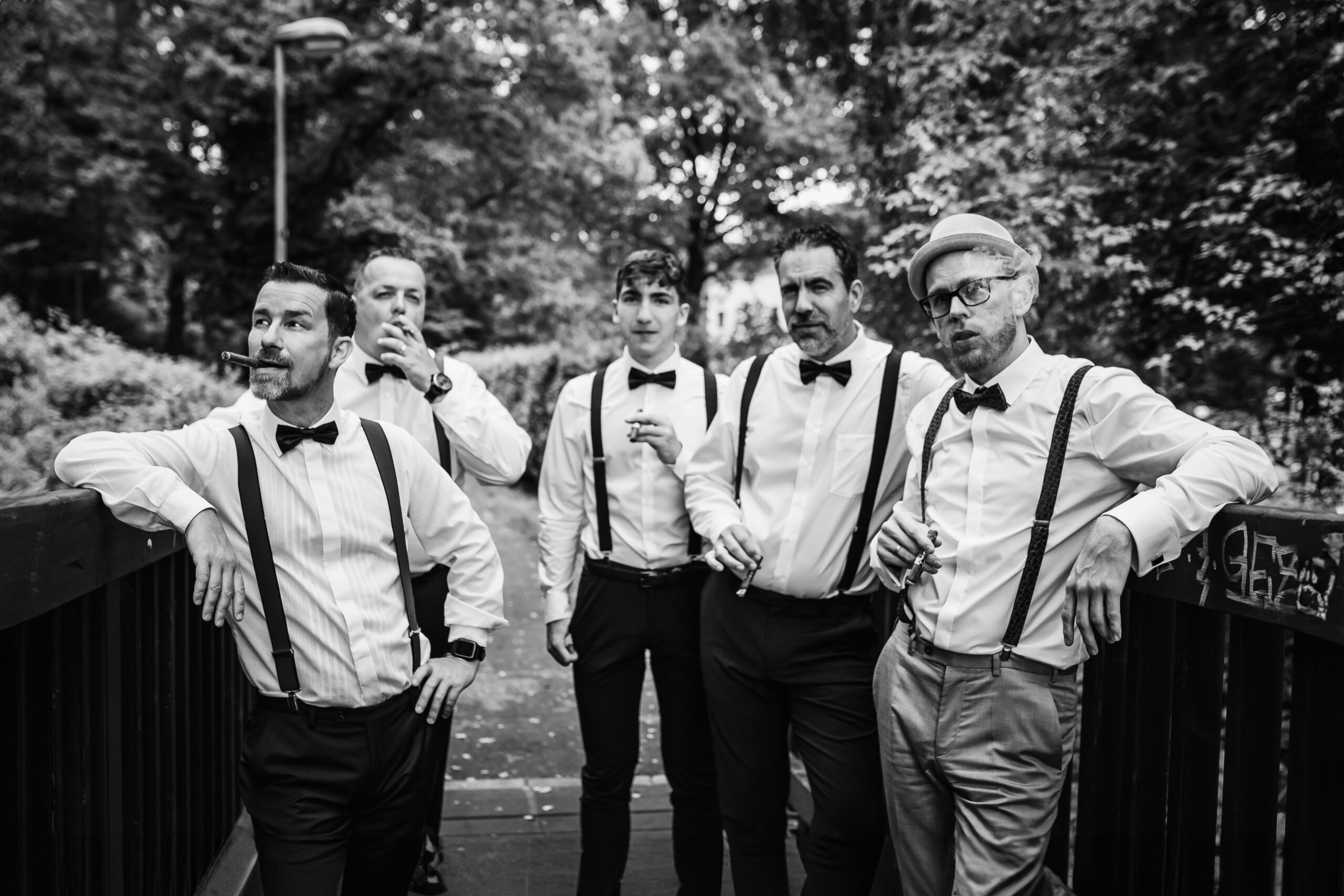 Bräutigam Hochzeitsreportage Zigarrenfoto