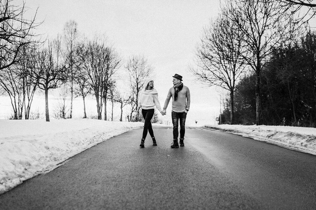 Wintershooting Paarshooting in Schwarzweiss