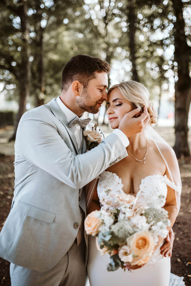 Hochzeitsfoto zärtlich zugewandt Kassel