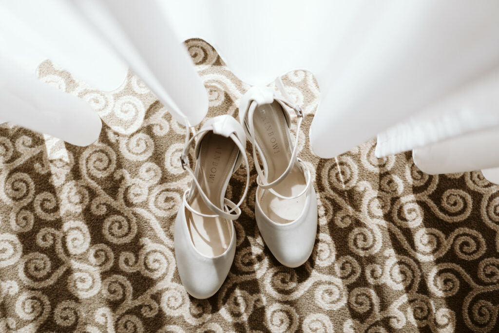 Hochzeitsfotos die Brautschuhe