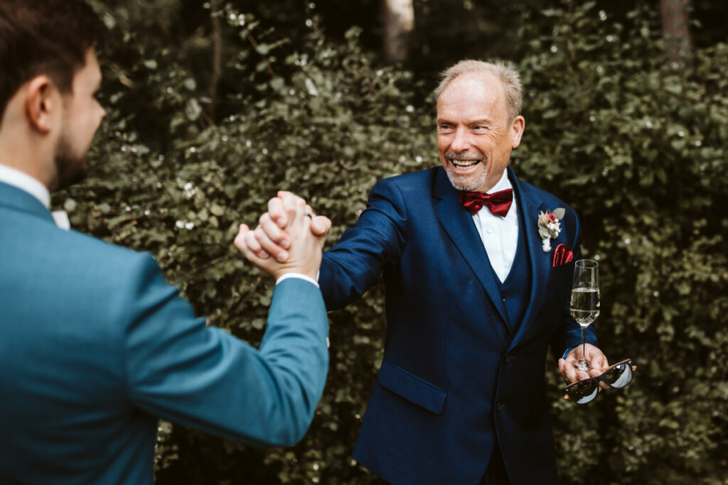 Hochzeitsreportage Bräutigamvater emotional